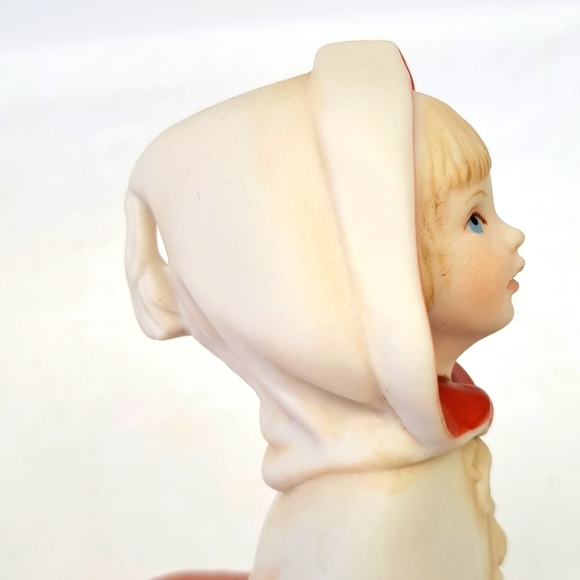 Vintage 1973 stamped  "CYBIS "Little Red Riding Hood porcelain figurine - Picture 8 of 8